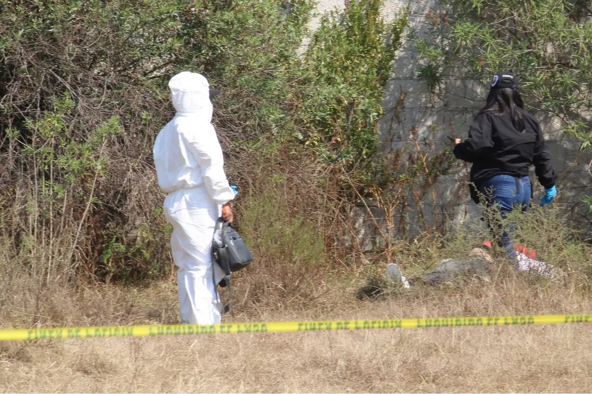 Encuentran cadáver decapitado en Tecali y maniatado