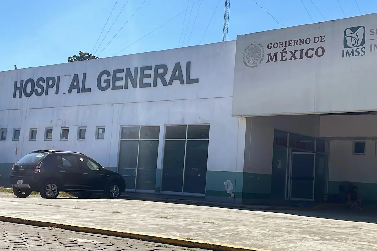 Secretario de Salud de Puebla supervisa estado de salud de menores intoxicados en Huauchinango 
