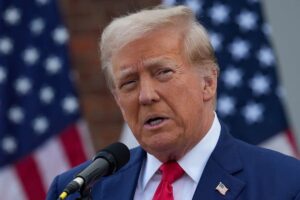 Donald Trump ordena liberar archivos sobre ovnis