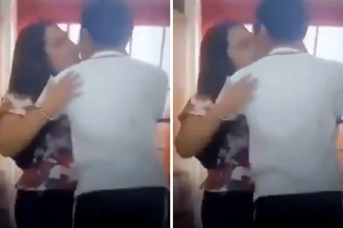 Maestra besa a alumno en Tabasco y es captada por estudiantes