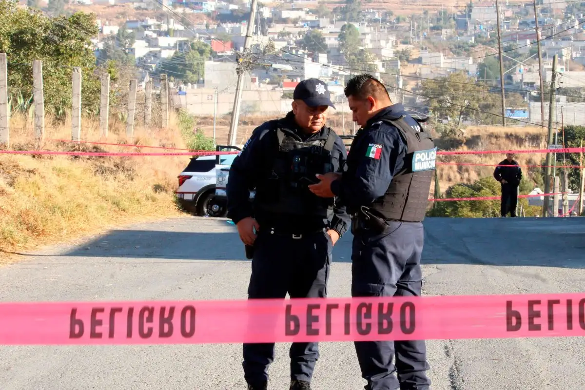 Abandonan cadáver encobijado en Cuautlancingo dentro de tambo