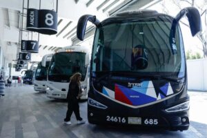 Suspende Estrella Roja corridas tras quema de camiones en la autopista México–PueblaSuspende Estrella Roja corridas tras quema de camiones en la autopista México–Puebla1