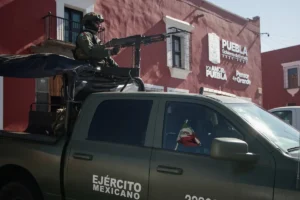 Despliegan seis mil elementos de seguridad por narcobloqueos en Puebla: estos fueron los daños