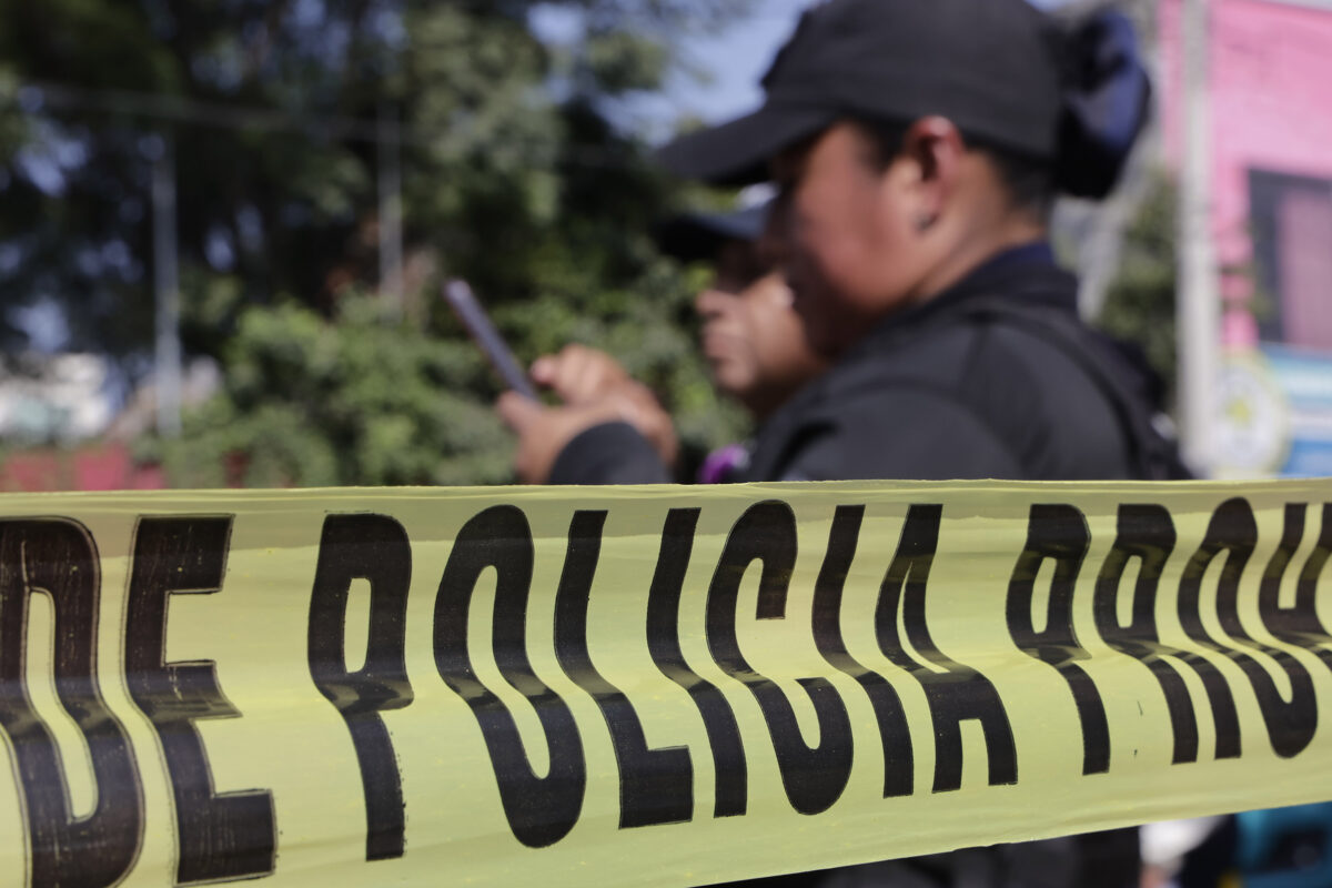 Abandonan cuerpo embolsado en Chietla