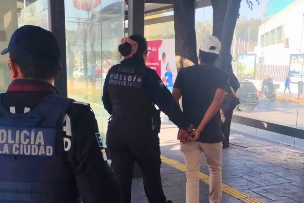 (VIDEO) Detienen a ratero en la línea 3 de RUTA de Puebla