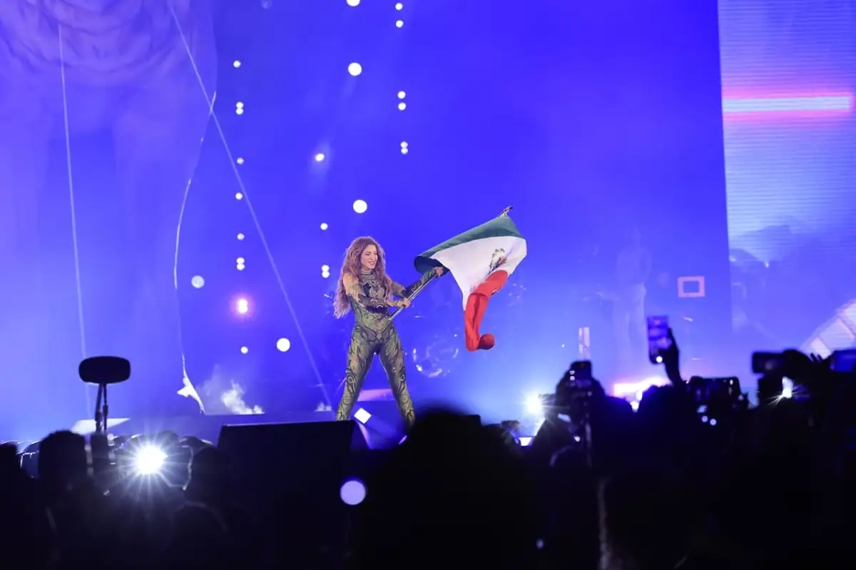 Sheinbaum vio concierto gratuito de Shakira: Me asomé desde Palacio Nacional 3 Sheinbaum vio concierto gratuito de Shakira desde Palacio Nacional