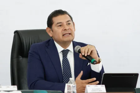 Armenta reta a ambientalistas que muestren su huella ambiental