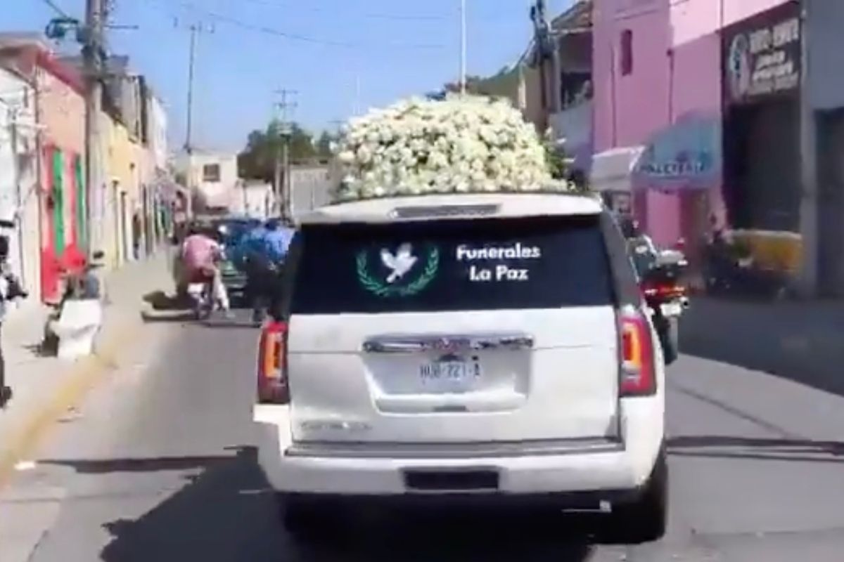 VIDEO: Así trasladaron el cuerpo de El Mencho al panteón de Zapopan