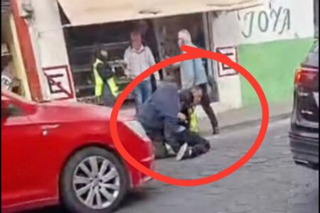 VIDEO: Golpean a supervisor de parquímetros en el Centro de Puebla 1 Golpean a supervisor de parquímetros en el Centro de Puebla