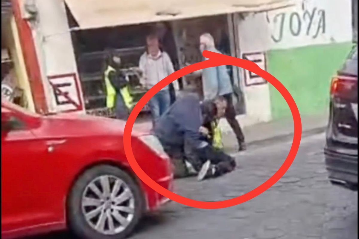 Golpean a supervisor de parquímetros en el Centro de Puebla