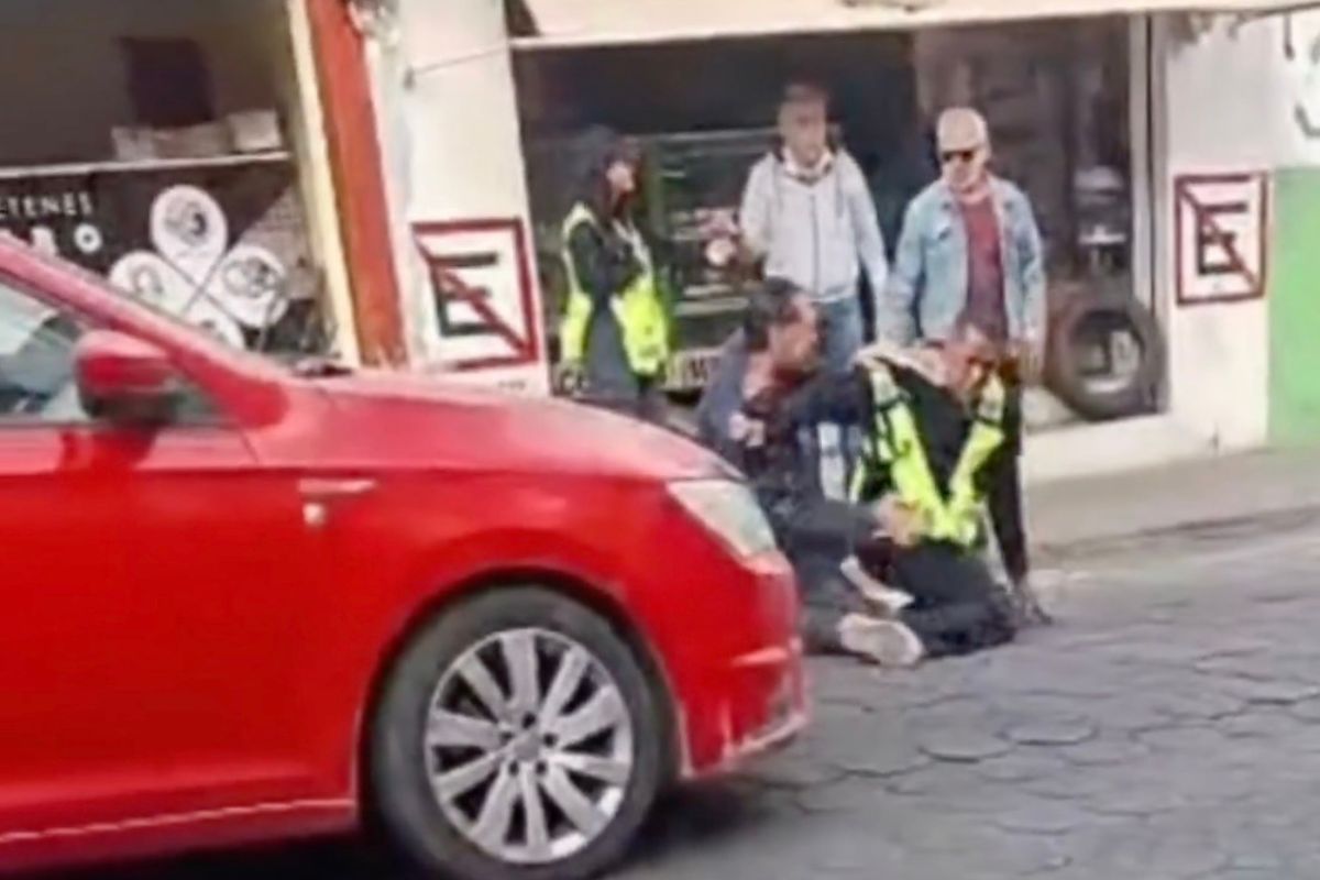 Golpean a supervisor de parquímetros en el Centro de Puebla