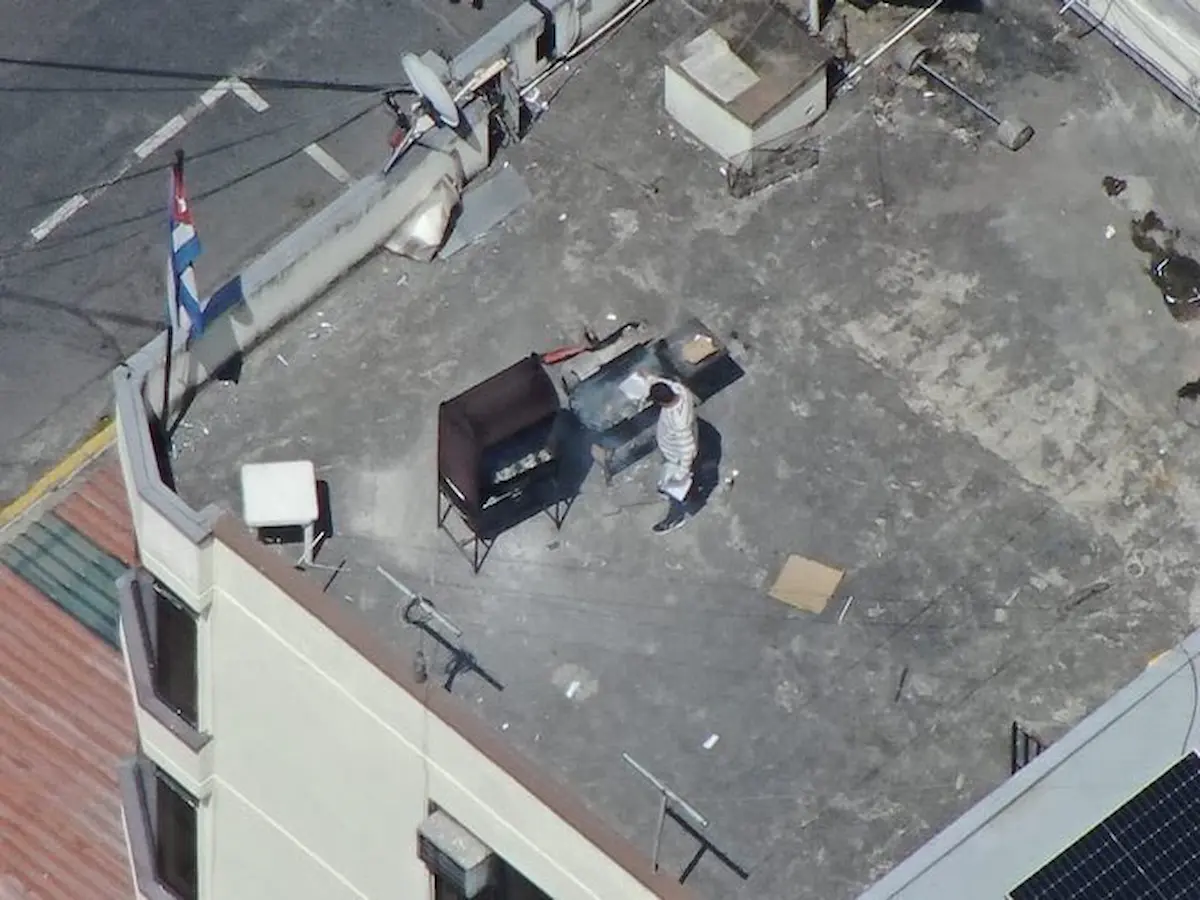 embajador de Cuba en Ecuador y le da 48 horas para salir del país