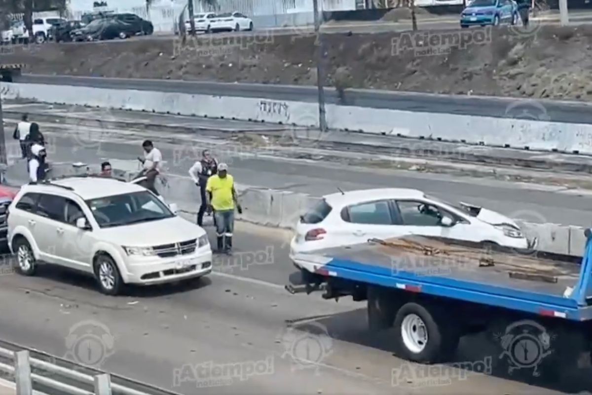 VIDEO: Choque múltiple en el Periférico Ecológico deja dos lesionados