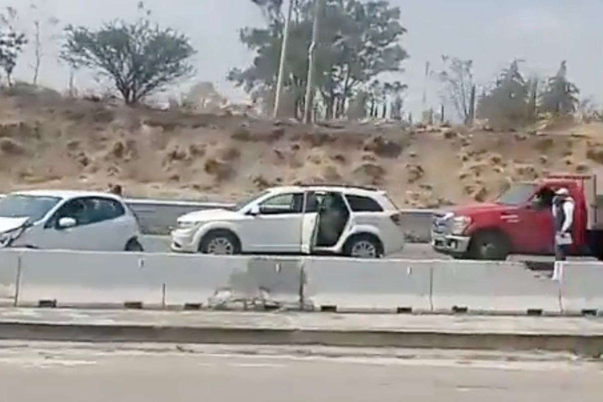 VIDEO: Choque múltiple en el Periférico Ecológico deja dos lesionados