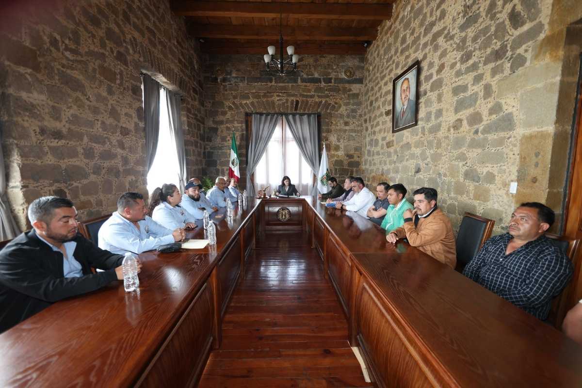 Bety Sánchez reconoce a trabajadores sindicalizados del Ayuntamiento de Zacatlán