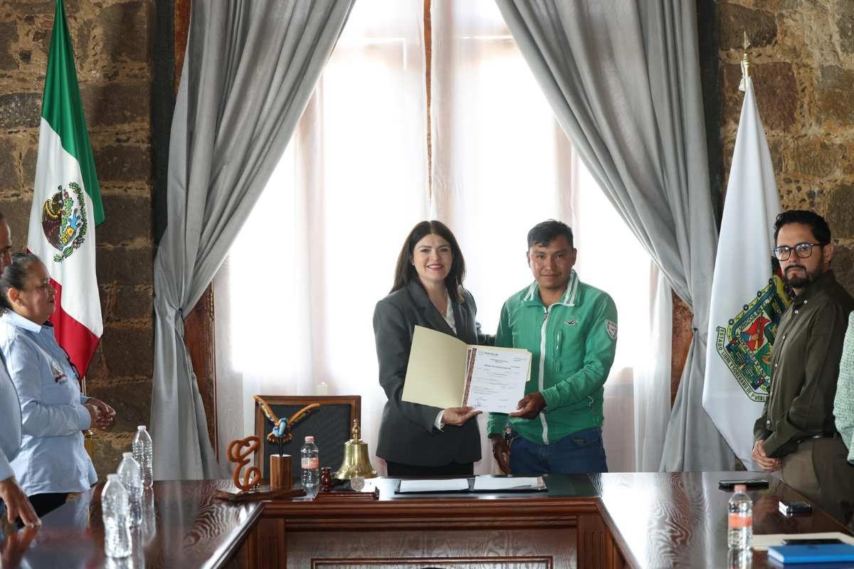 Bety Sánchez reconoce a trabajadores sindicalizados del Ayuntamiento de Zacatlán