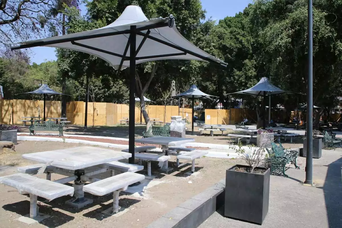 Palapas, juegos infantiles, lago infinito, así va la remodelación del Paseo Bravo