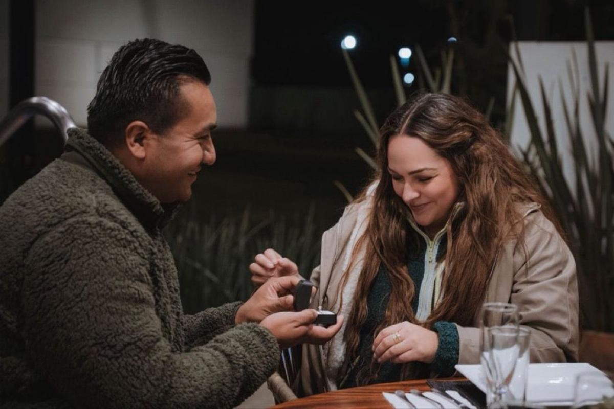 Roberto Solís Valles se compromete con Shamy Spezia y comparte el momento en redes 3 Roberto Solís Valles se compromete con Shamy Spezia y comparte el momento en redes