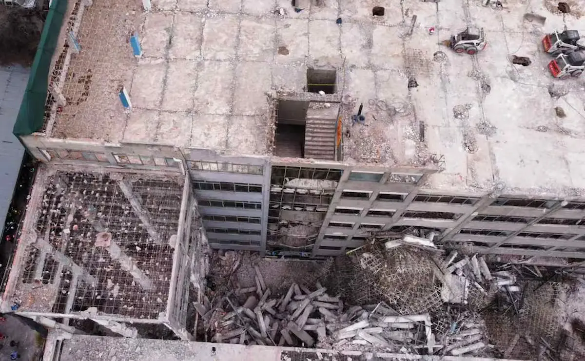 Localizan sin vida a uno de los trabajadores atrapados en el derrumbe de San Antonio Abad