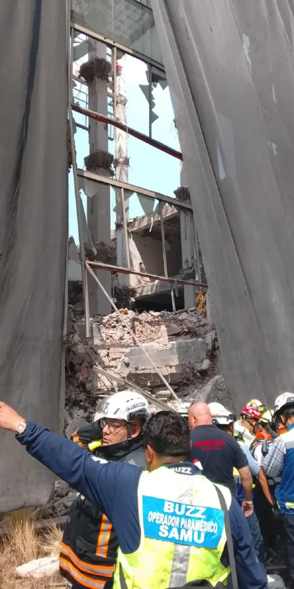 Recuperan otro cuerpo de edificio en San Antonio Abad derrumbado