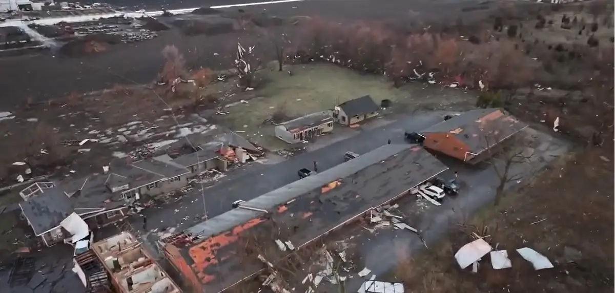 (VIDEOS) Así fueron los tornados en Illinois e Indiana