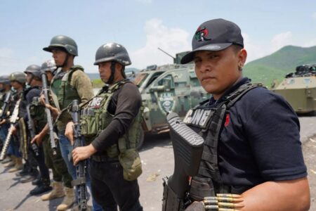 CJNG recluta en redes sociales a y tiran 180 sitios