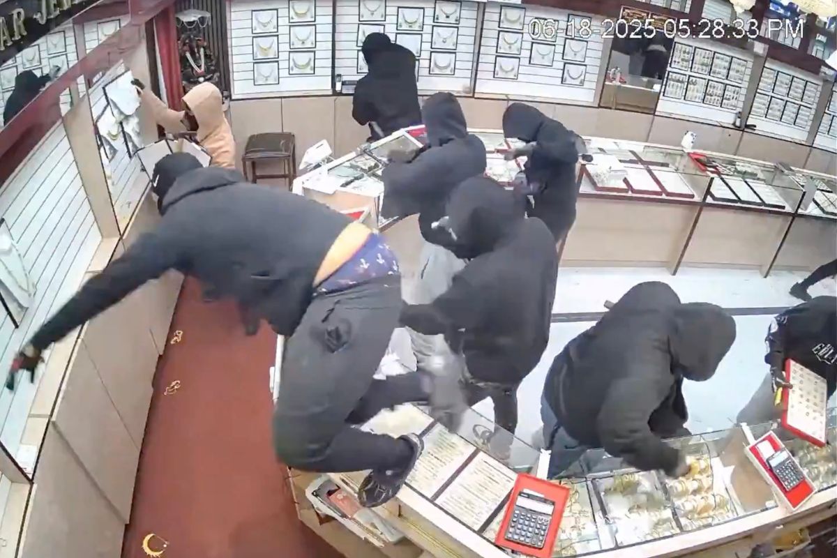 En menos de un minuto roban joyería en EU; se llevan más de 1.7 mdd (VIDEO)