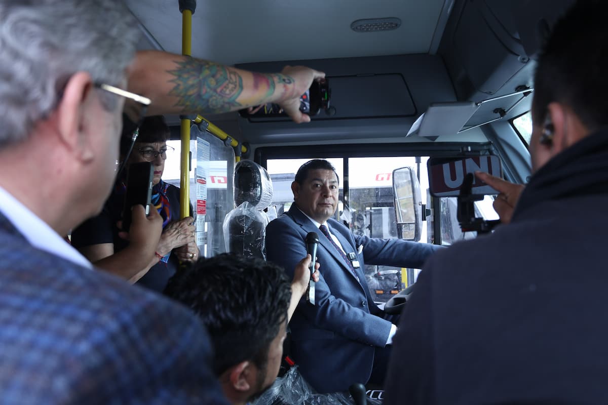 Hay 9 mil cámaras de videovigilancia en unidades del transporte público de Puebla,