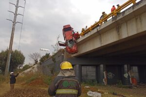El milagroso rescate de una niña en el accidente de Periférico Ecológico