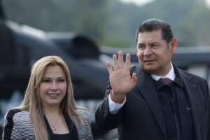 Qué vergüenza heredarle la gubernatura a mi esposa: Armenta