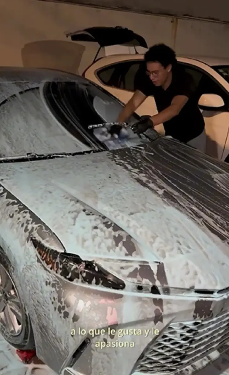 (VIDEO) Reportan en redes robo a Deluxe Autodetailing