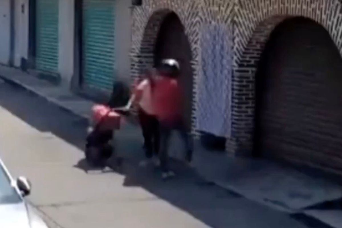 “Tengo las cosas de mi bebé”, suplica mujer durante asalto en Morelos (VIDEO)
