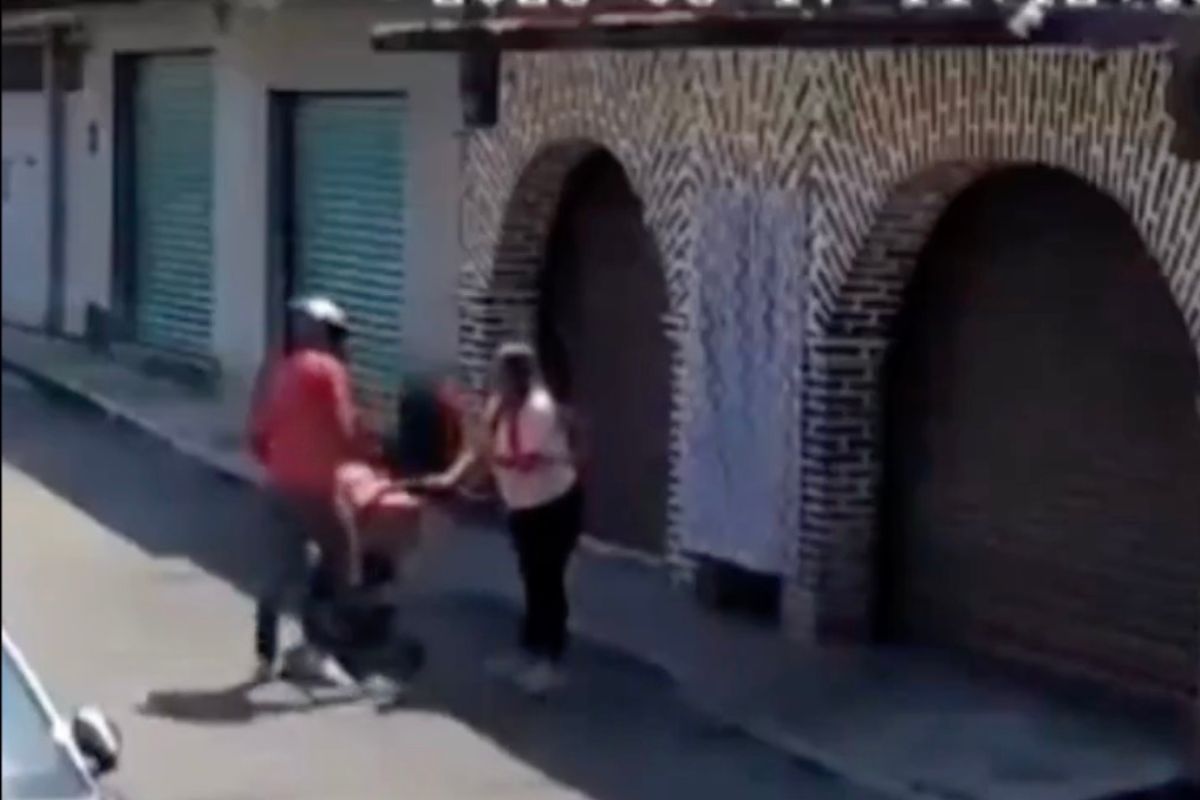 “Tengo las cosas de mi bebé”, suplica mujer durante asalto en Morelos