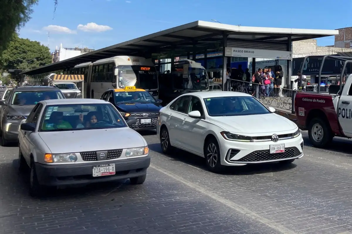 Golpean a hombre por acosar a niña en la Línea 2 de RUTA