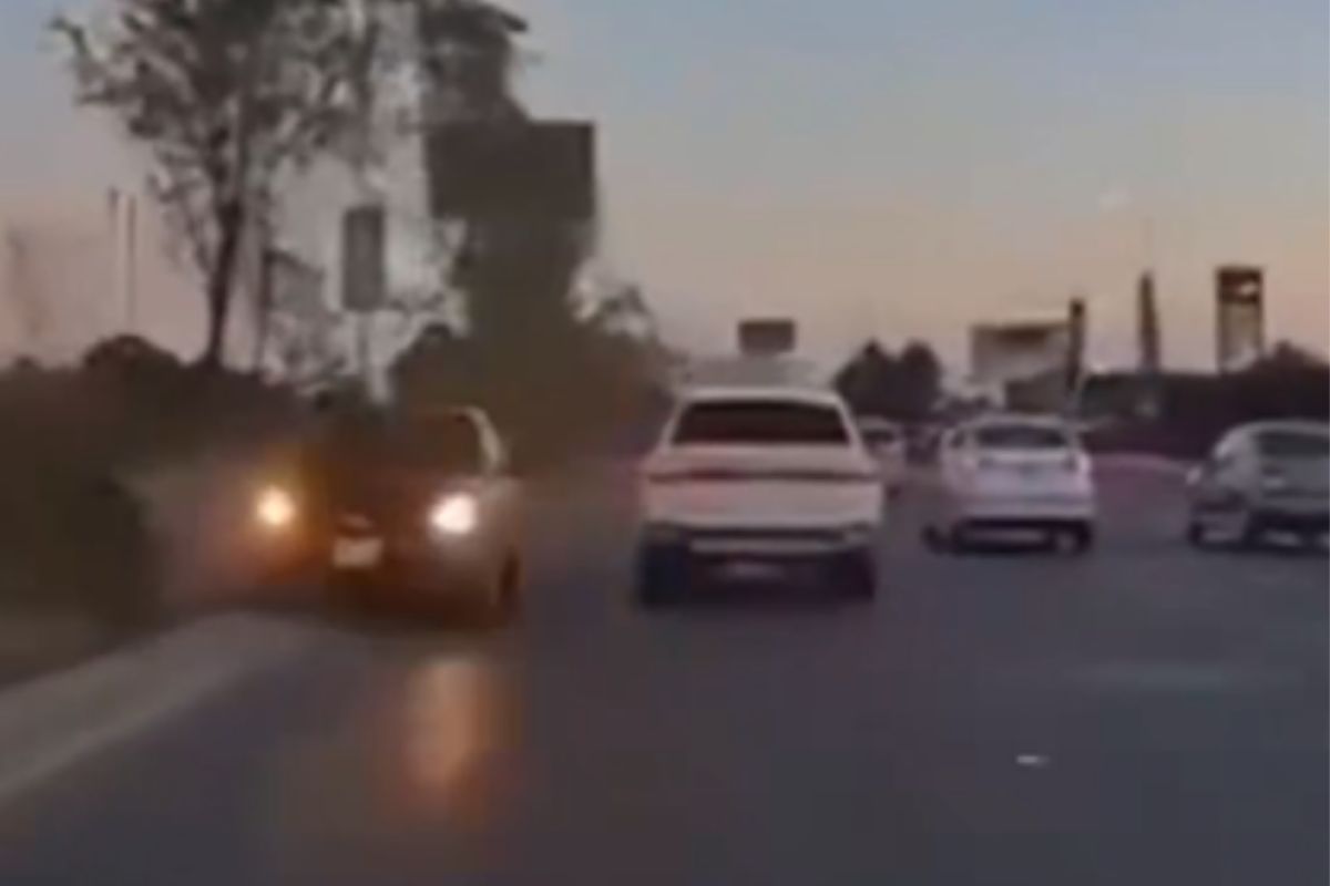 Provoca choque por ir en sentido contrario en Periférico Ecológico