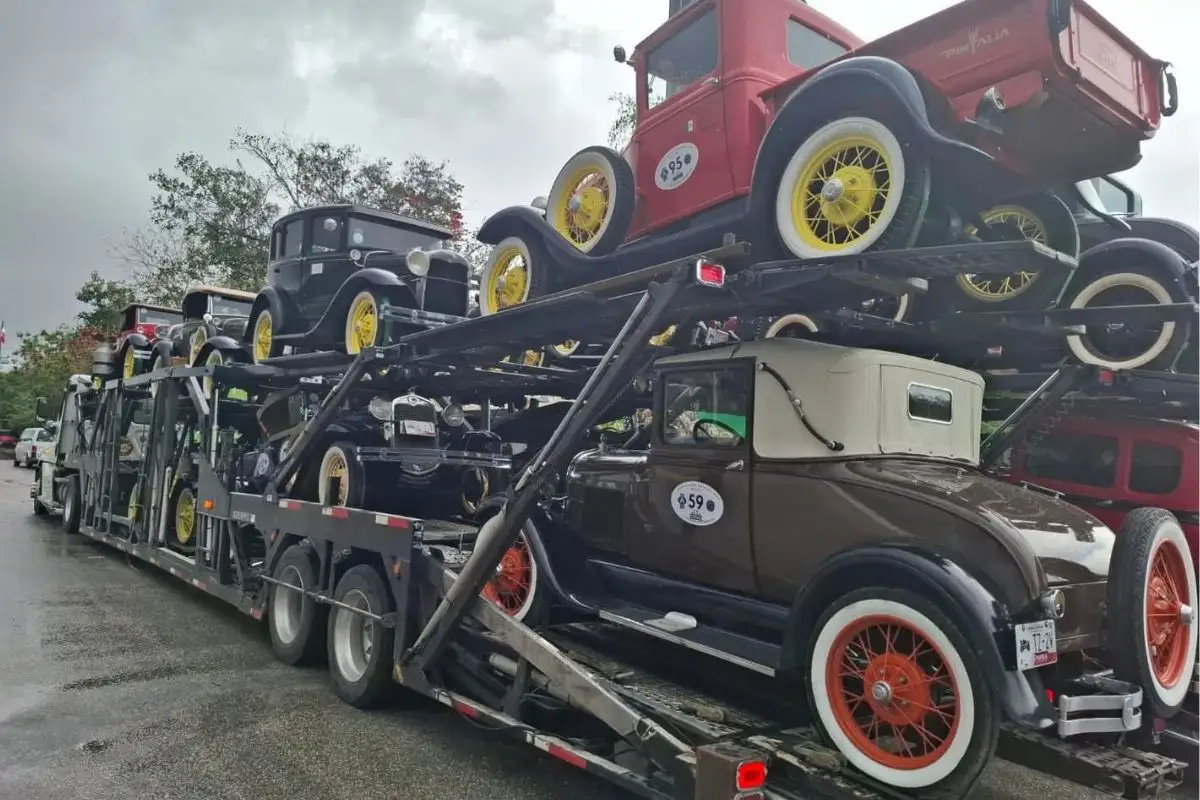 Roban autos clásicos en la Puebla-Orizaba tras convención