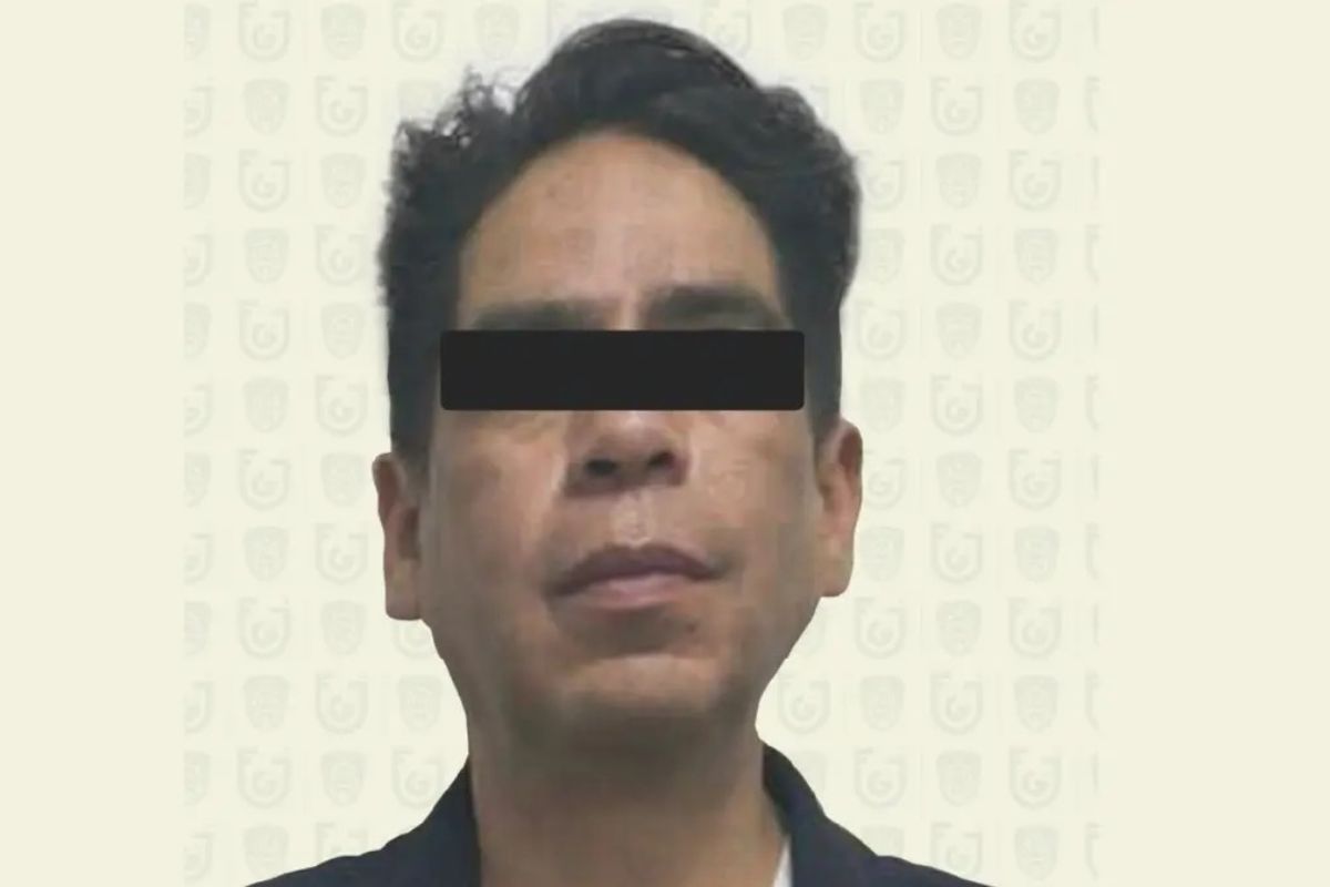 Procesan a profesor del Colegio del Valle que grabó debajo de la falda de alumnas