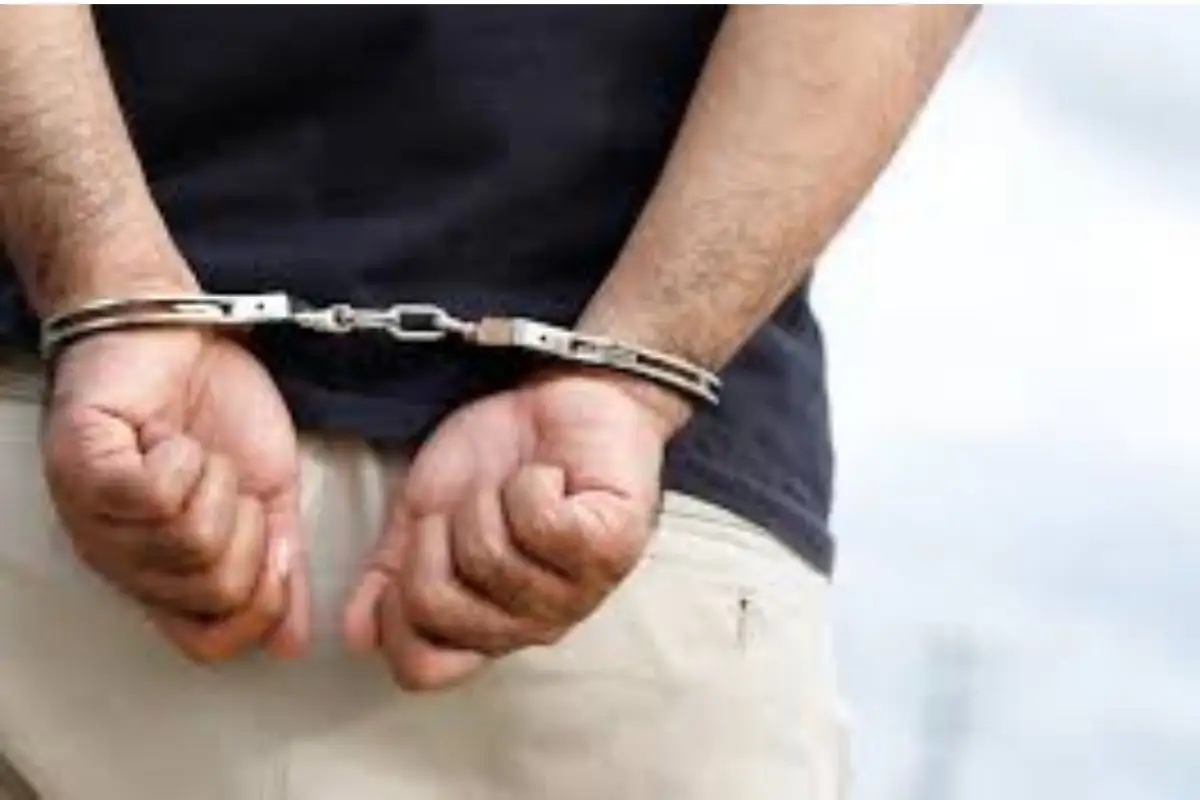 Detienen a brujo en Santiago Miahuatlán por extorsionar a clientes