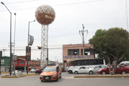 Retirarán tres retornos de la Calzada Zaragoza, informa gobierno estatal 16 Retirarán tres retornos de la Calzada Zaragoza