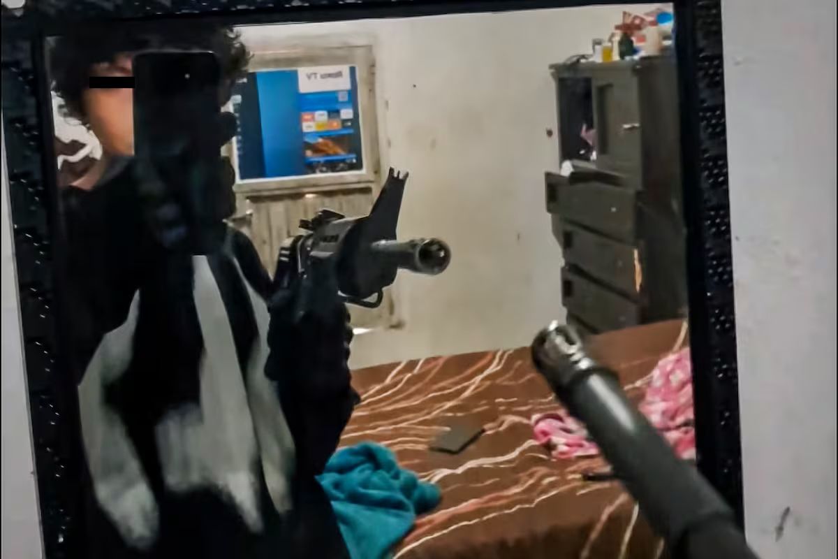 Estudiante asesina a dos profesoras en Michoacán y se exhibe en redes