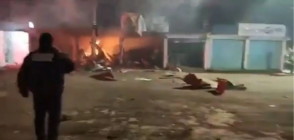Así quedaron destrozados locales por explosión de gasera en Chalco