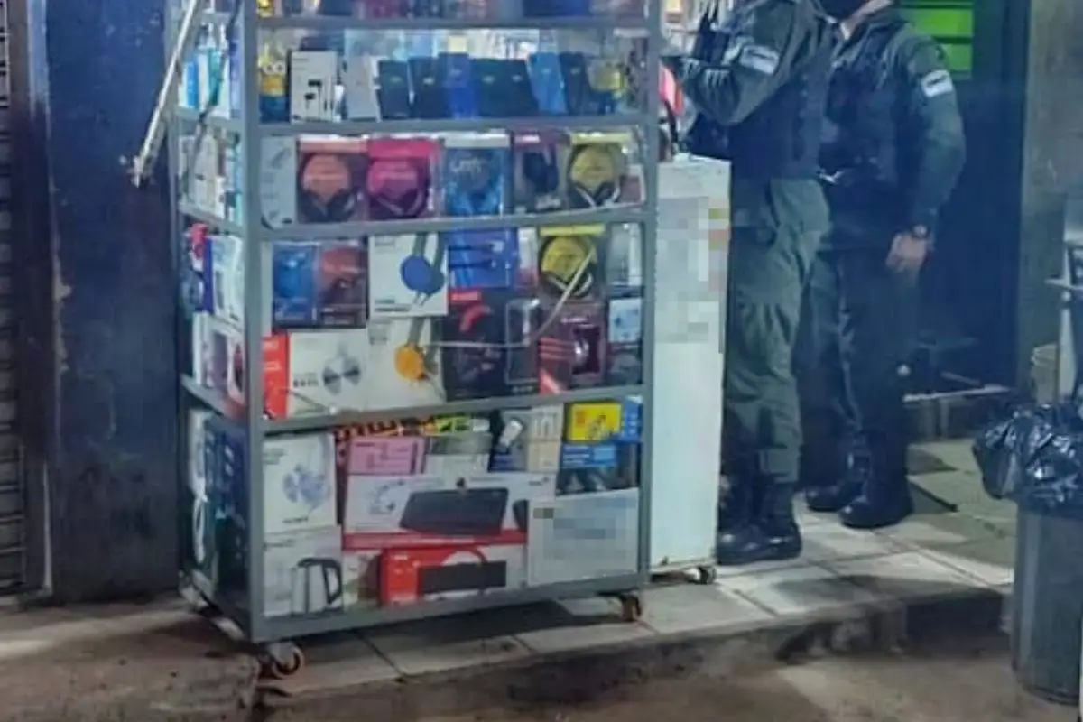 Intervienen Plaza de la Computación por venta de celulares robados