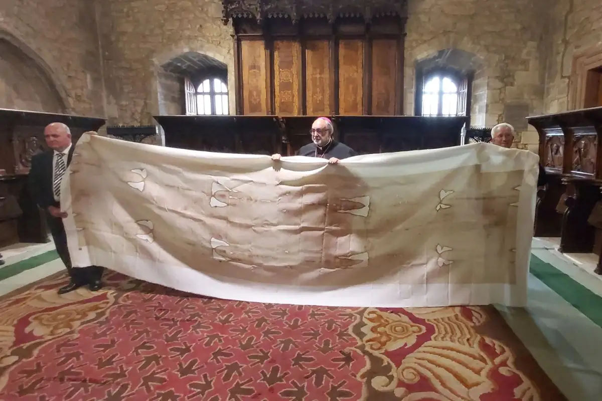 ¿Quieres ver la Sábana Santa en Puebla? Aquí los horarios y sedes de la exhibición de la réplica 6 Horarios de la exposición de réplica de Sábana Santa en Puebla