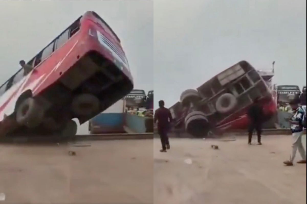 autobús cae al Río Padma