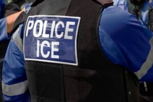 Otro migrante mexicano detenido muere bajo custodia del ICE