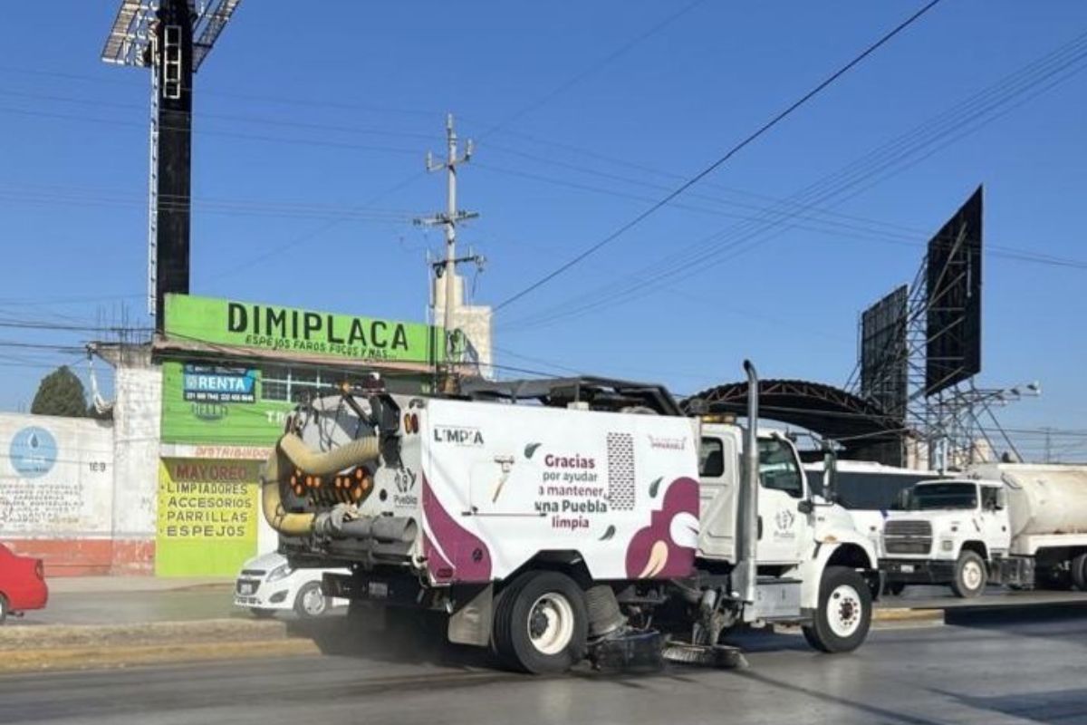 Refuerza Gobierno de Pepe Chedraui limpieza integral en accesos principales de la ciudad