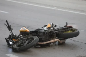 Muere motociclista tras choque frontal en la Vía Atlixcáyotl