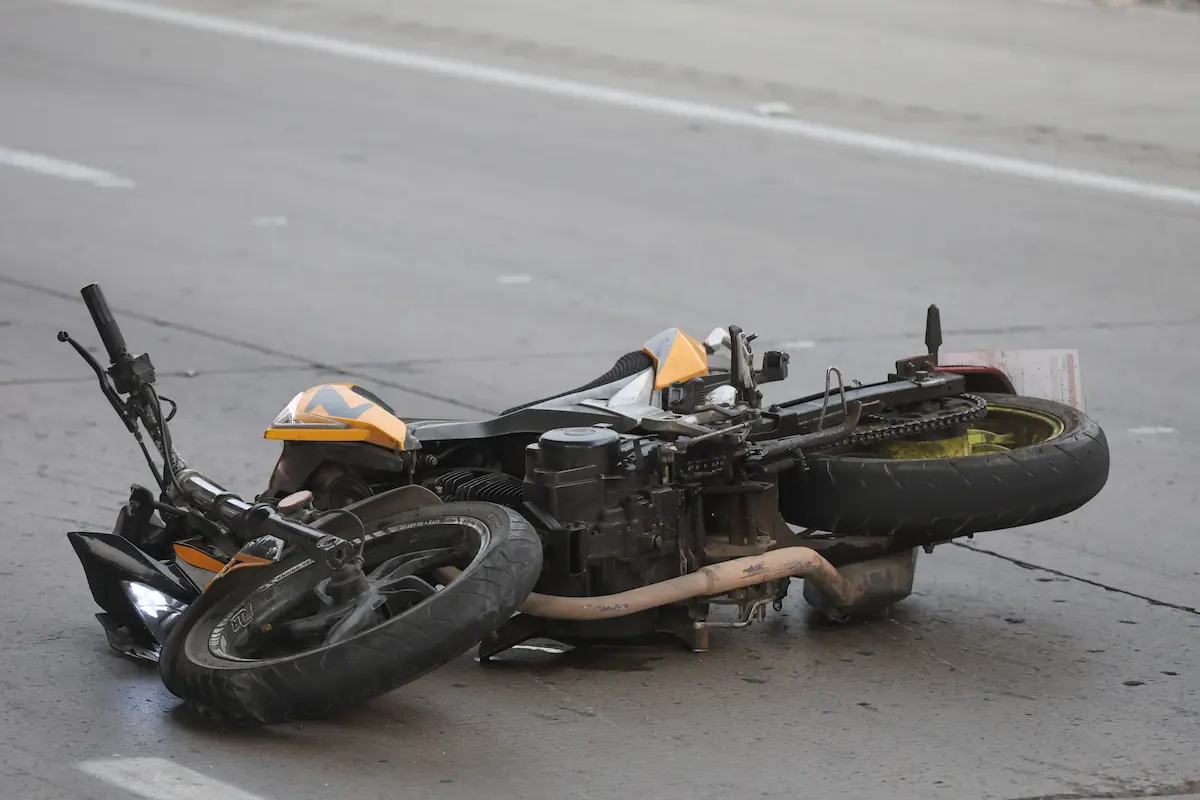 Muere motociclista tras choque frontal en la Vía Atlixcáyotl