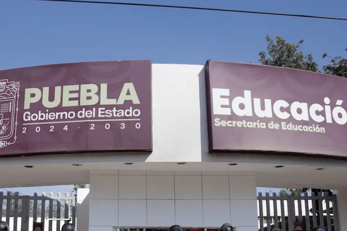 Recuperan 300 plazas en Puebla que entregaron irregularmente