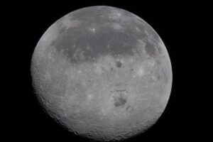 Revelan imágenes del sobrevuelo lunar de la misión Artemis II